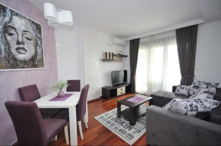 Seaside Apartment *