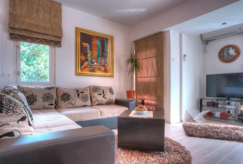 Seaside Apartment *